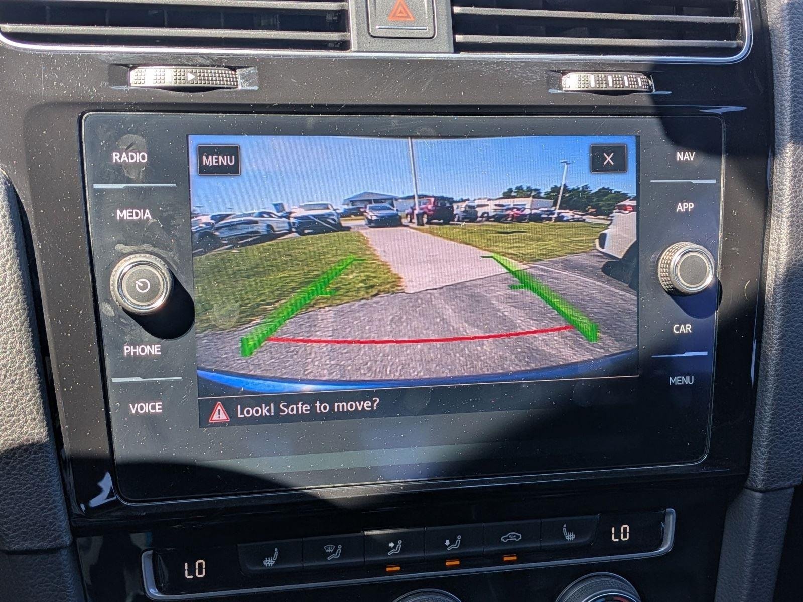 Used 2018 Lapiz Blue Metallic Volkswagen 4Motion image 29