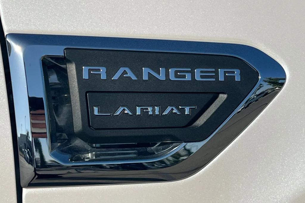 Used 2019 White Ford Lariat image 30