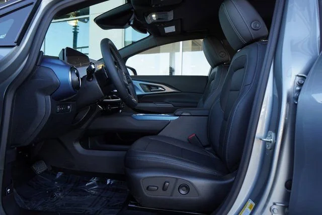 2025 Chevrolet Equinox EV LT - Photo 21