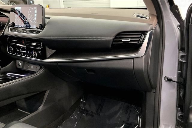 Used 2023 Boulder Gray Pearl Nissan Platinum image 19