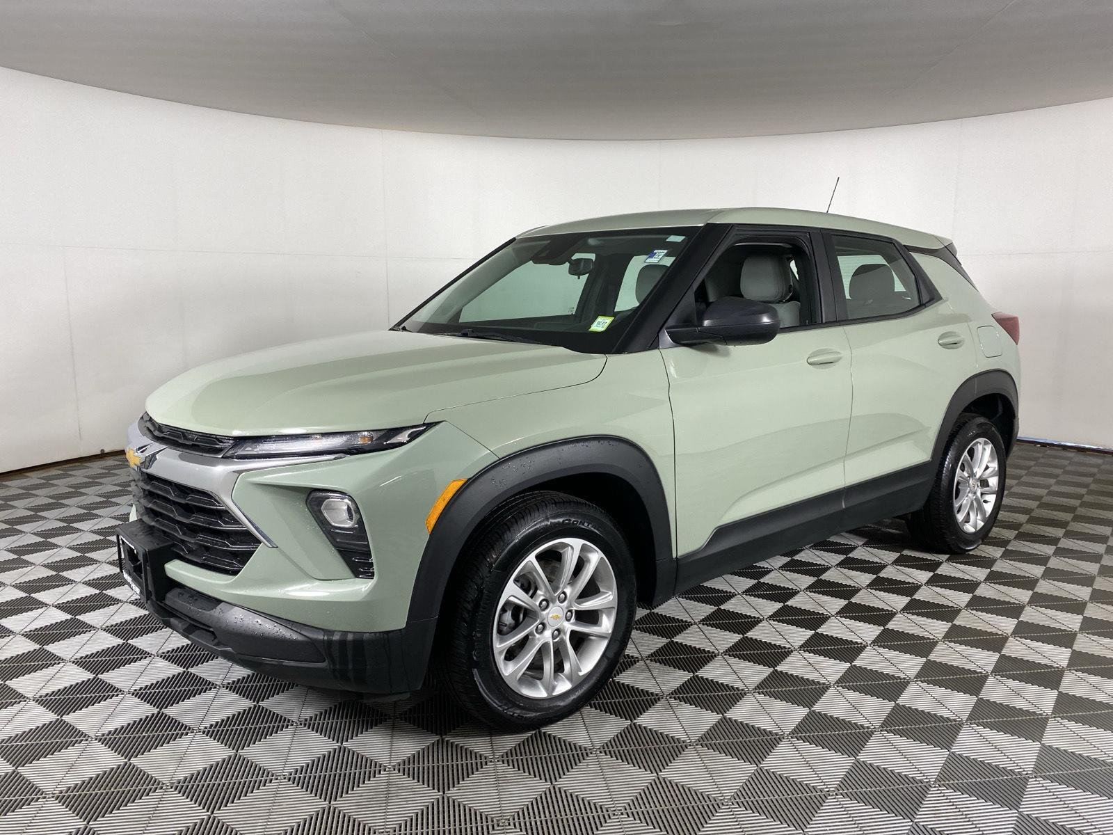 Used 2025 Cacti Green Chevrolet LS image 3
