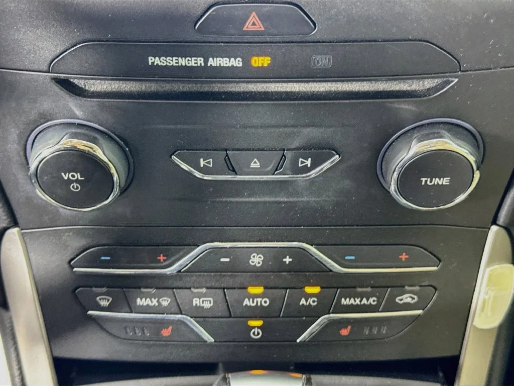 Used 2018 Red Ford SEL image 18