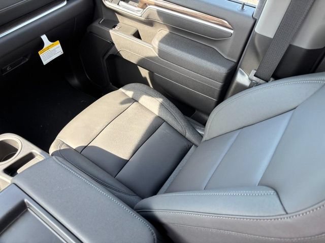 New 2026 Special Exterior Color Chevrolet LT image 9