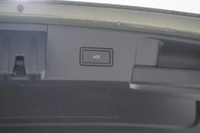 New 2026 Avocado Green Pearl Volkswagen 2.0T SE w/Technology image 9