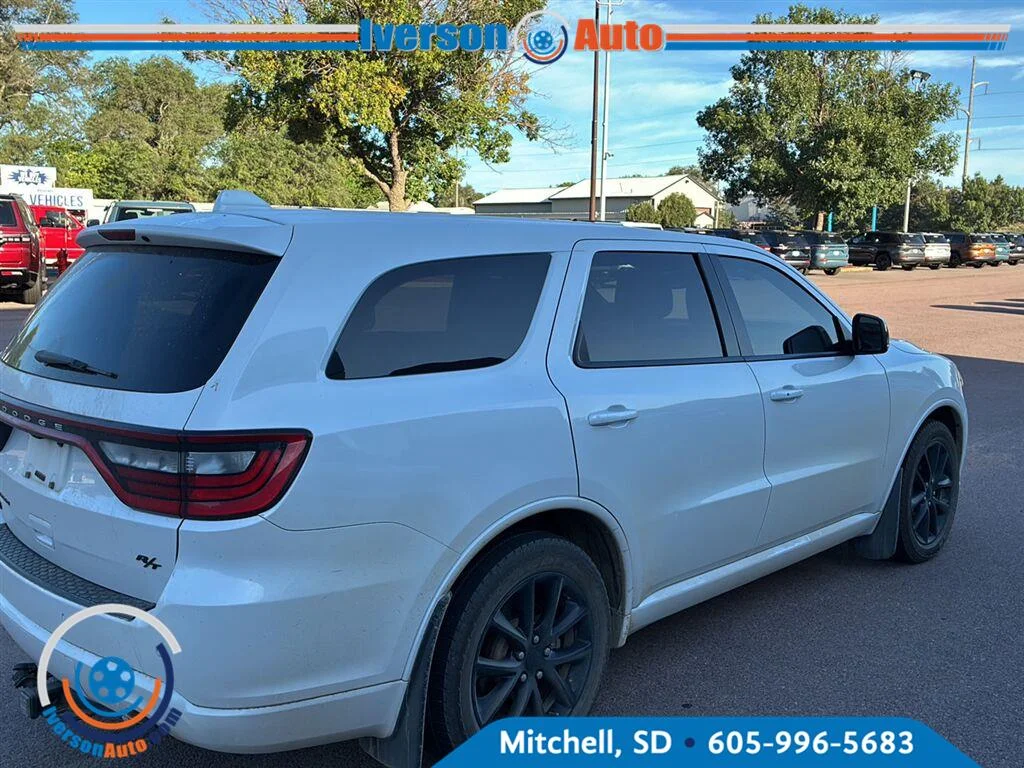 Used 2018 Ivory Tri-Coat Pearl Dodge R/T image 5