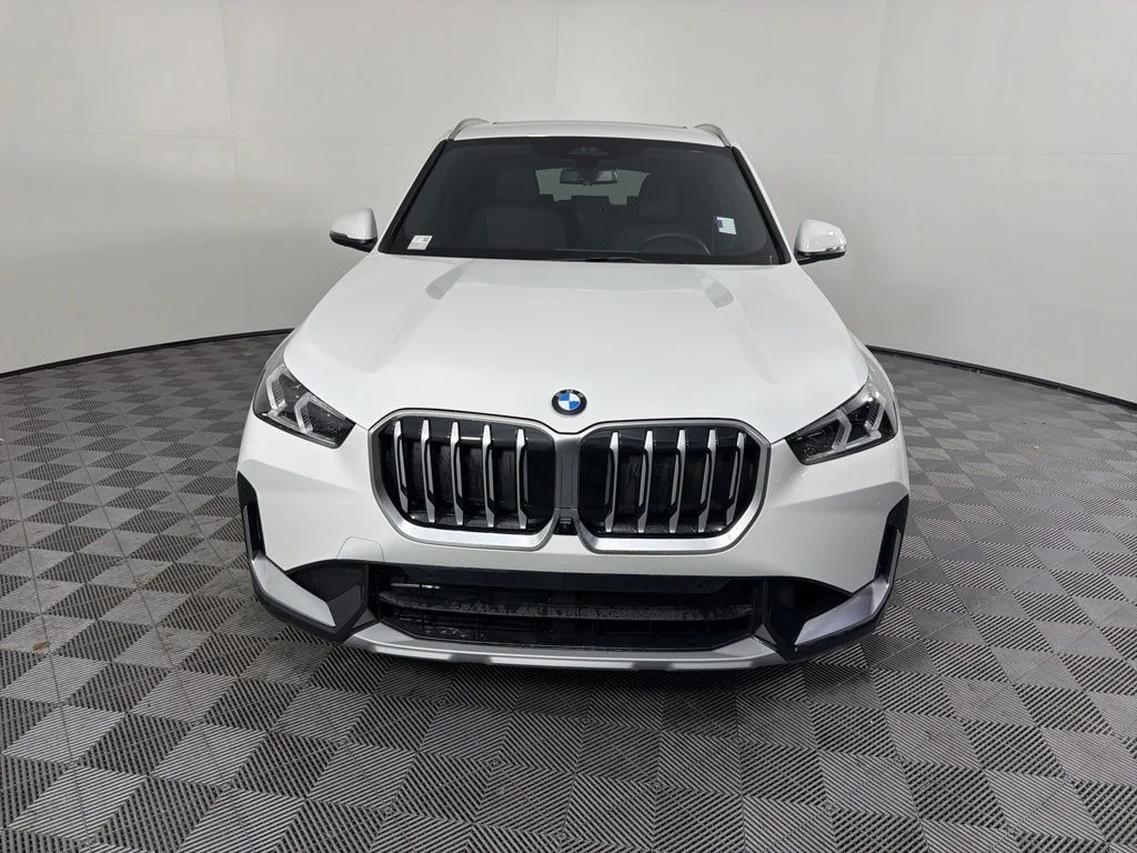 Used 2026 Alpine White BMW xDrive28i image 2