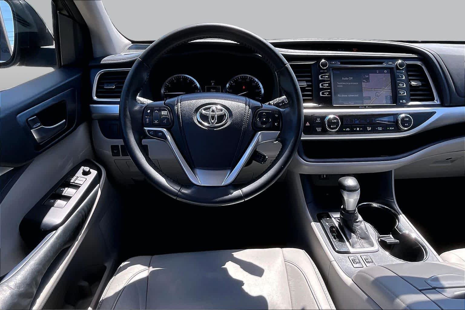 Used 2014 Attitude Black Metallic Toyota XLE image 7