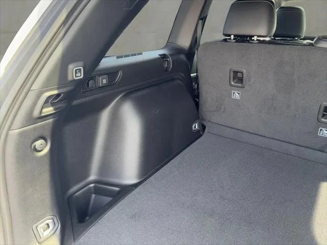 New 2026 Bright White Clear-Coat Exterior Paint Jeep Laredo image 22