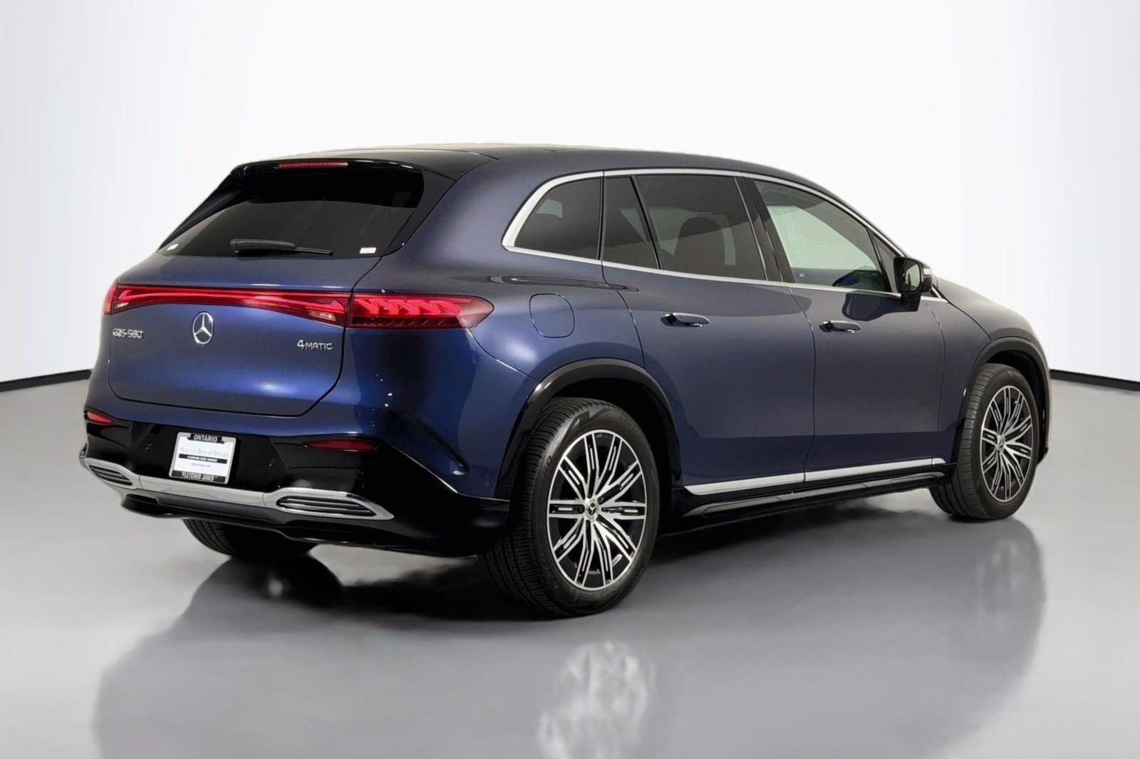 Used 2023 Twilight Blue Metallic Mercedes-Benz 580 image 11
