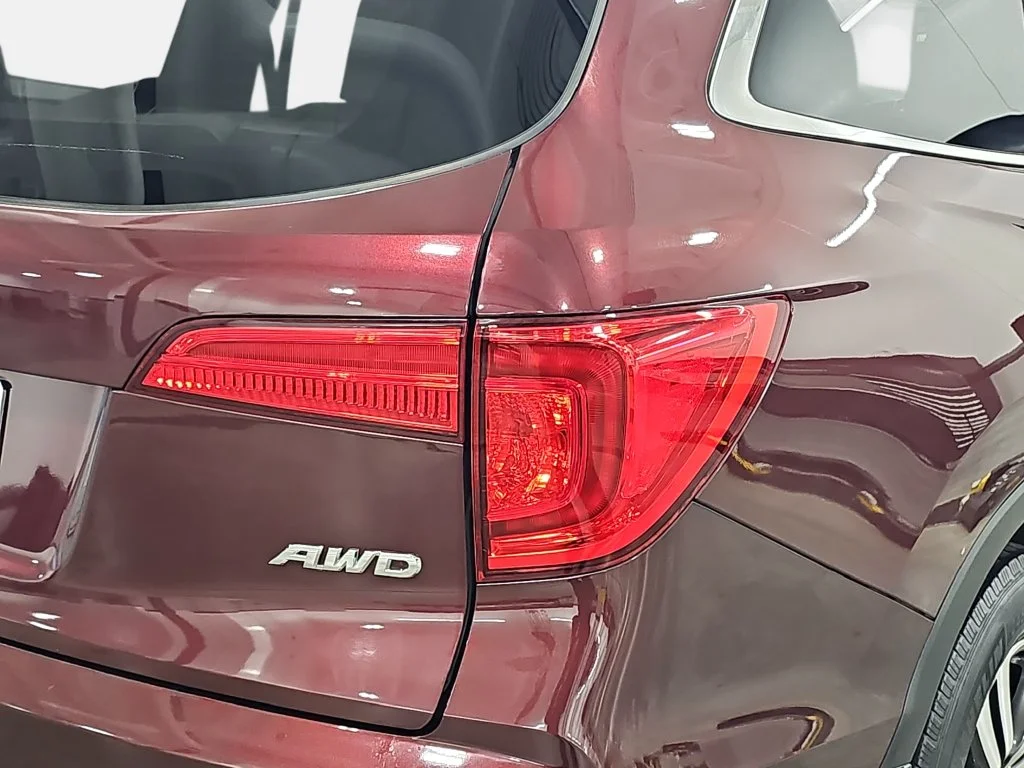 Used 2016  Honda EX-L image 35