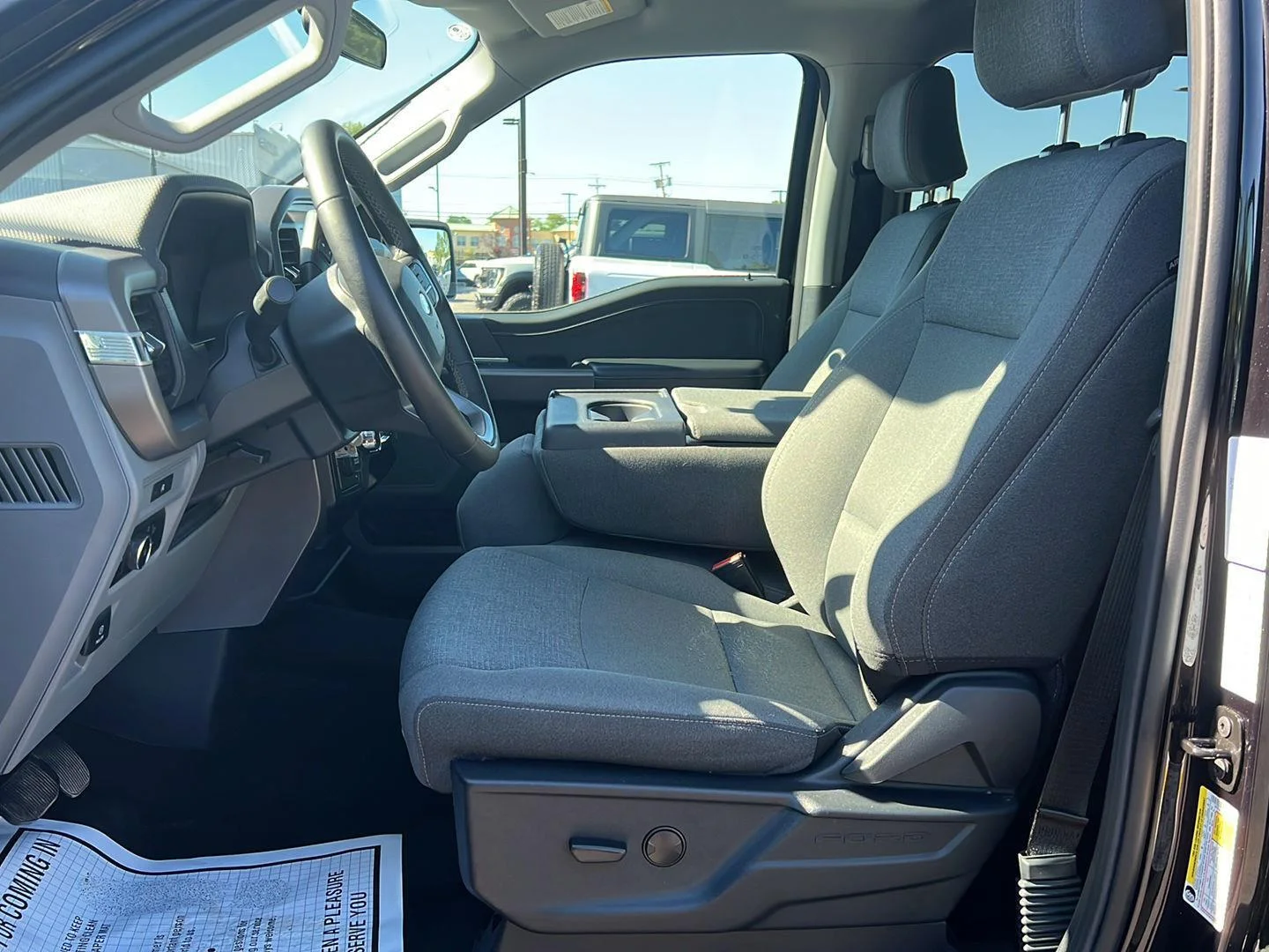 Used 2025 Agate Black Ford XLT image 4