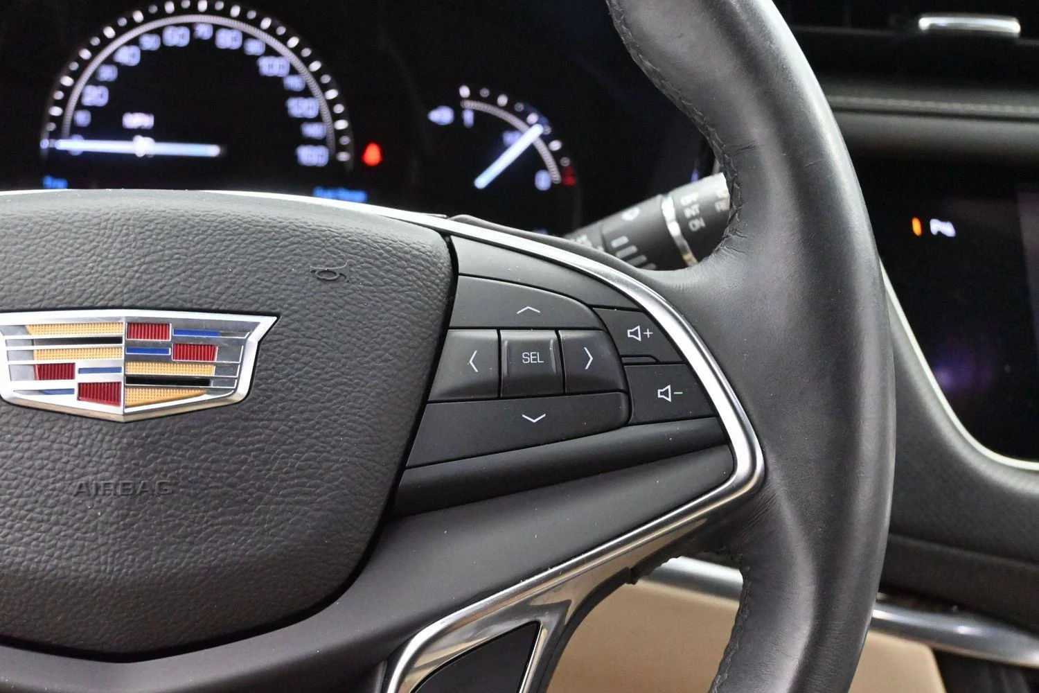 Used 2017 STELLAR BLACK METALLIC Cadillac FWD image 16