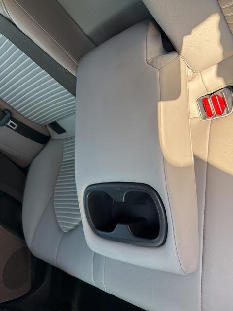 2022 Toyota Camry SE - Photo 16