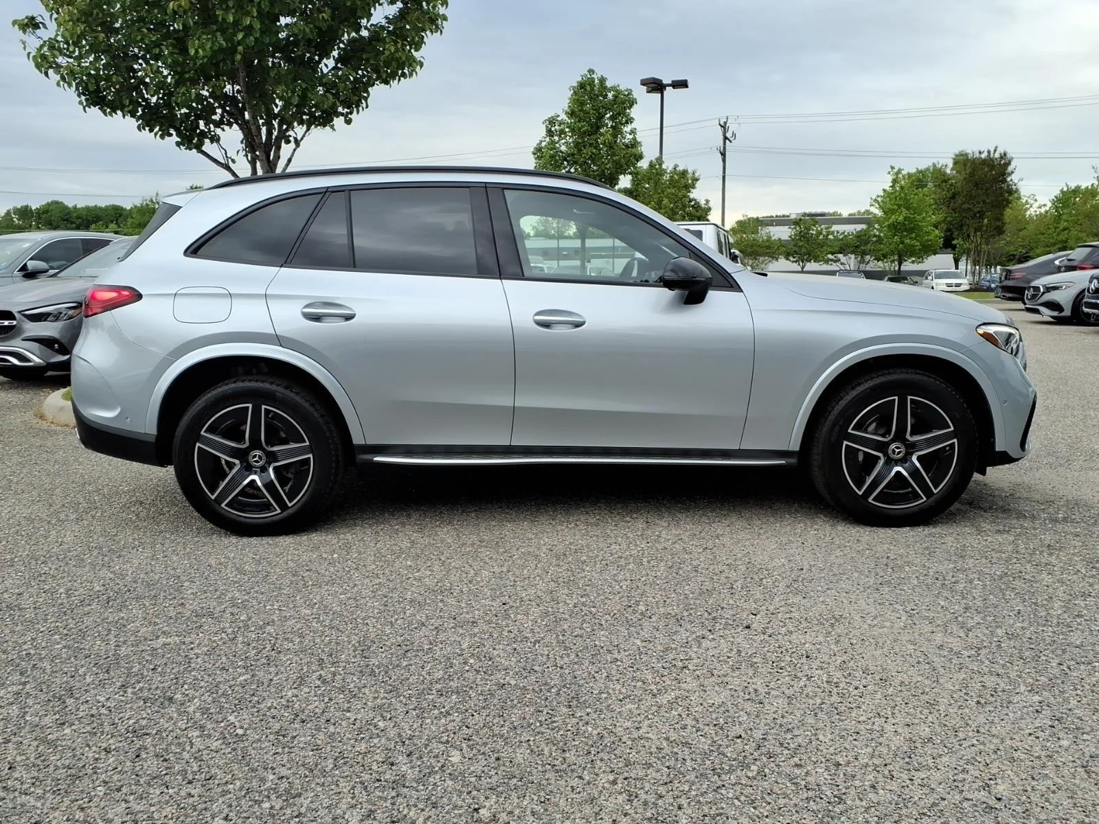 New 2026 SILVER Mercedes-Benz GLC 300 image 5