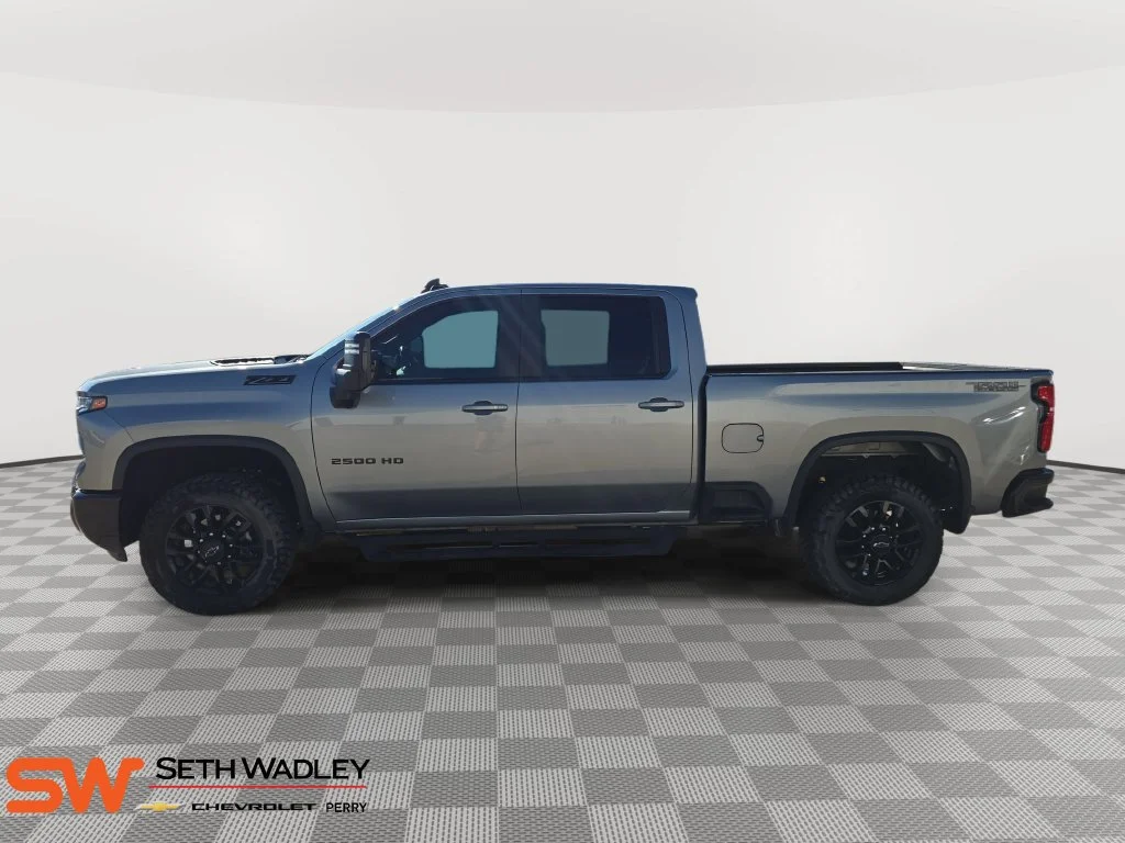 Used 2025 Sterling Gray Metallic Chevrolet LT image 4