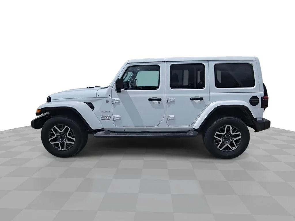 Used 2024 White/off-white Jeep Sahara image 5