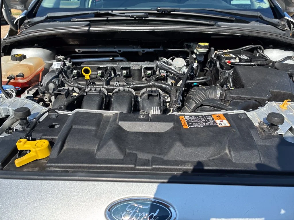 Used 2016 Silver Ford SE image 26