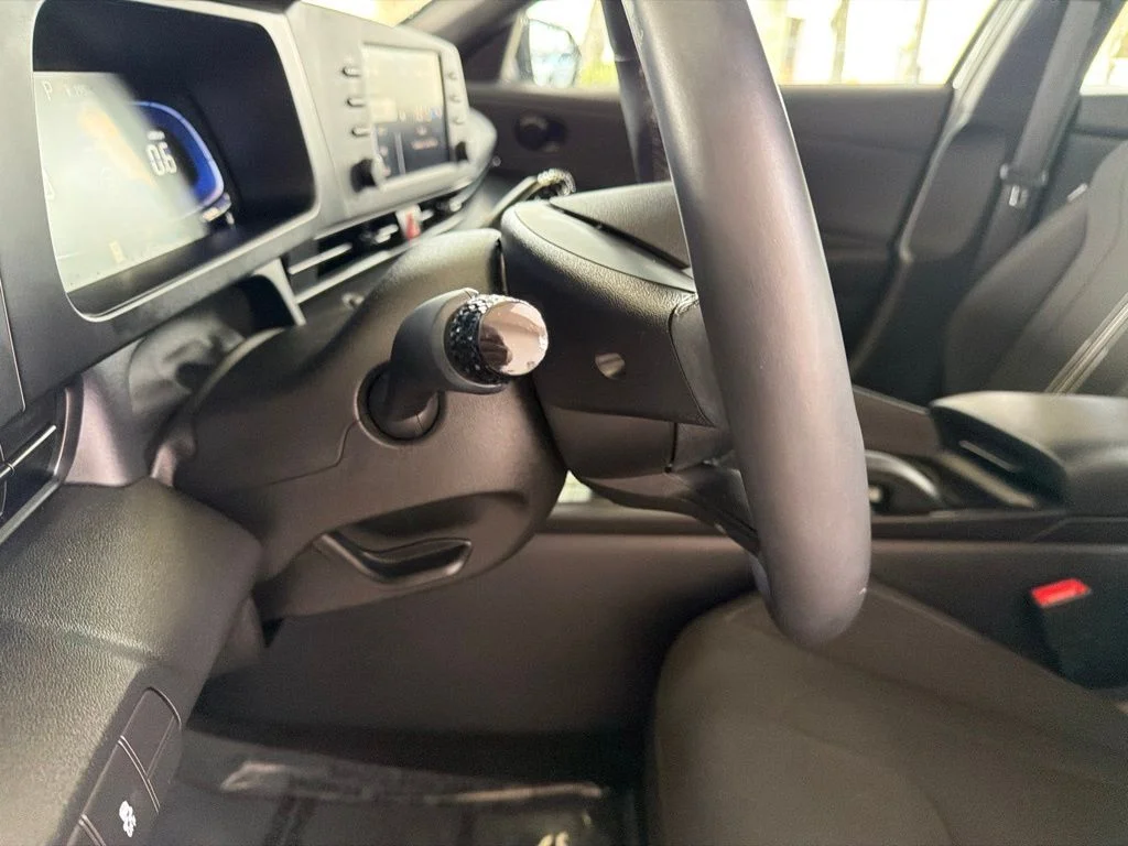 Used 2025 Gray Hyundai SEL Sport image 46