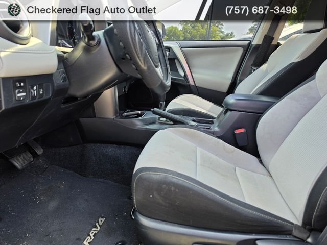 Used 2018 Magnetic Gray Metallic Toyota XLE image 9