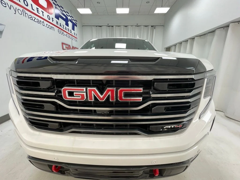 New 2026 White GMC AT4 image 2
