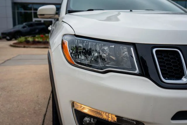 Used 2019 White Clearcoat Jeep Limited image 20