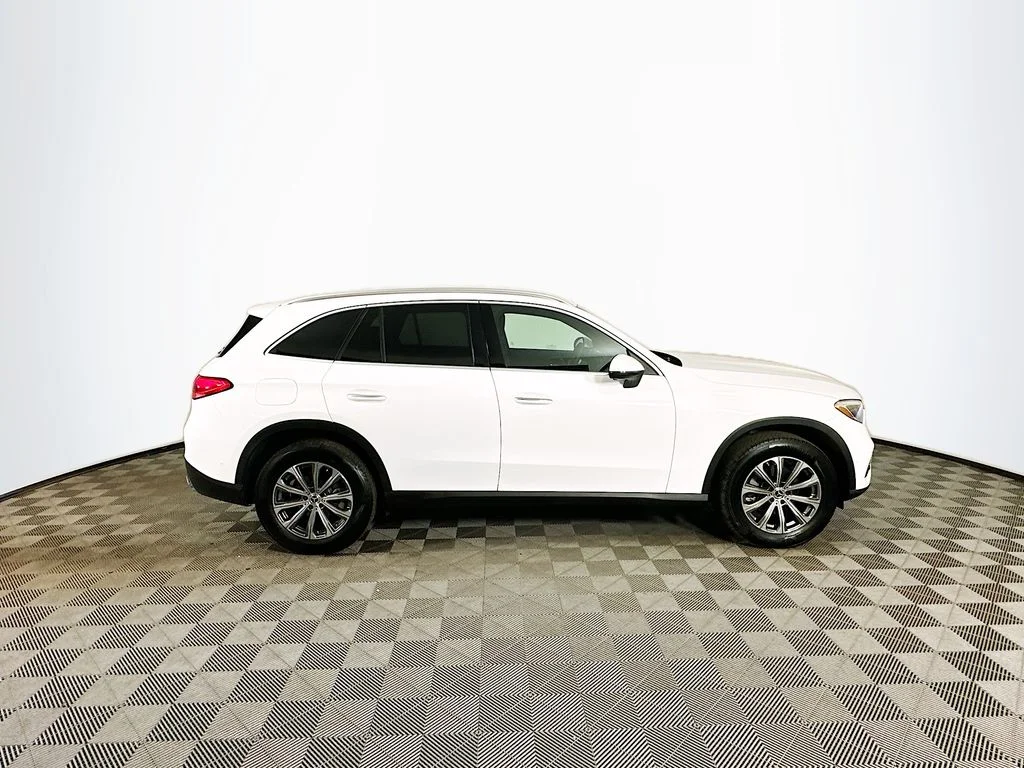 Used 2024 White Mercedes-Benz GLC 300 image 7