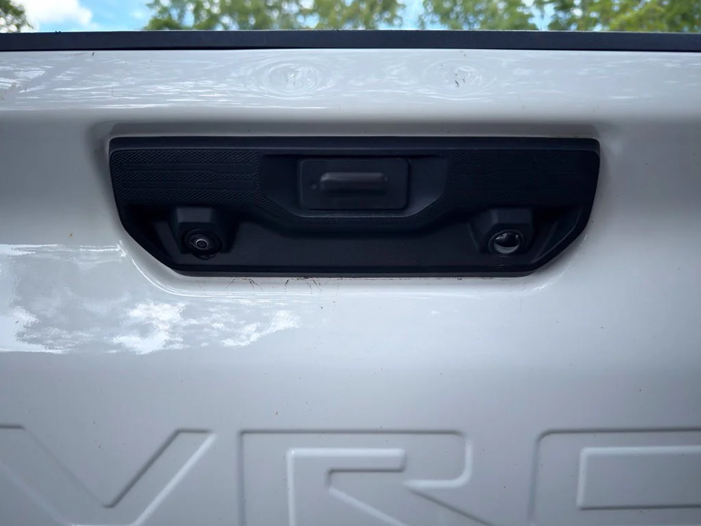 Used 2025 White Chevrolet LT image 17