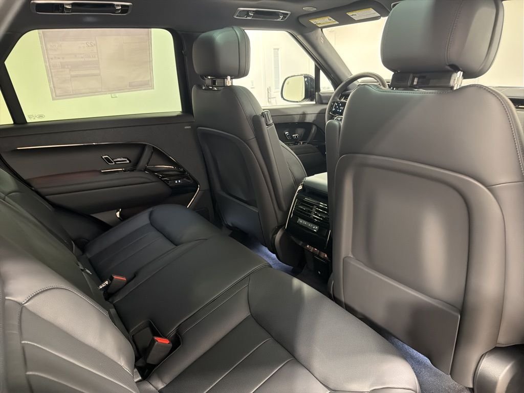 New 2026 Charente Grey Land Rover Dynamic SE image 27