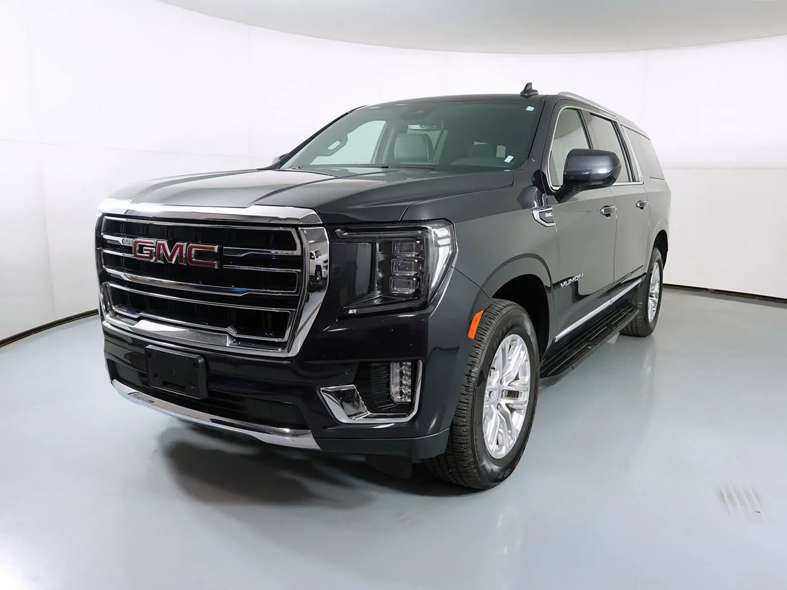 Used 2024 Titanium Rush Metallic GMC SLT image 8