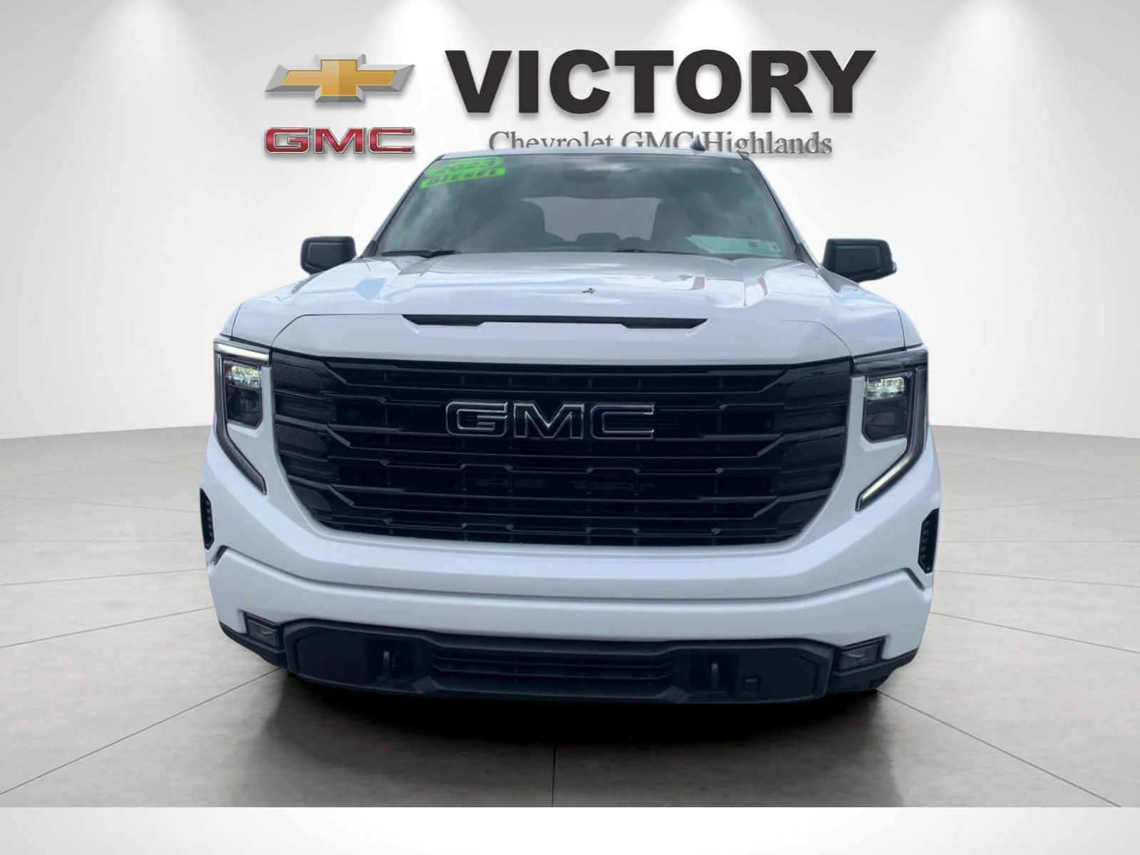 Used 2023 SUMMIT WHITE GMC Elevation image 8