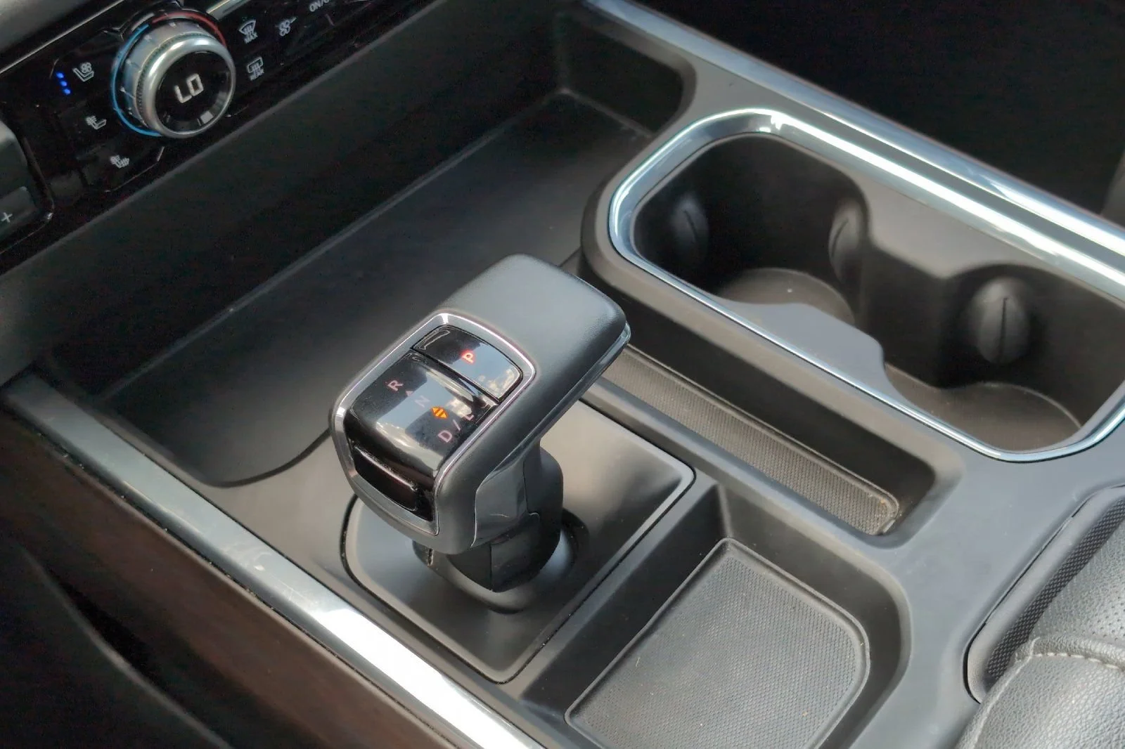 Used 2024 Sterling Metallic GMC SLT image 22