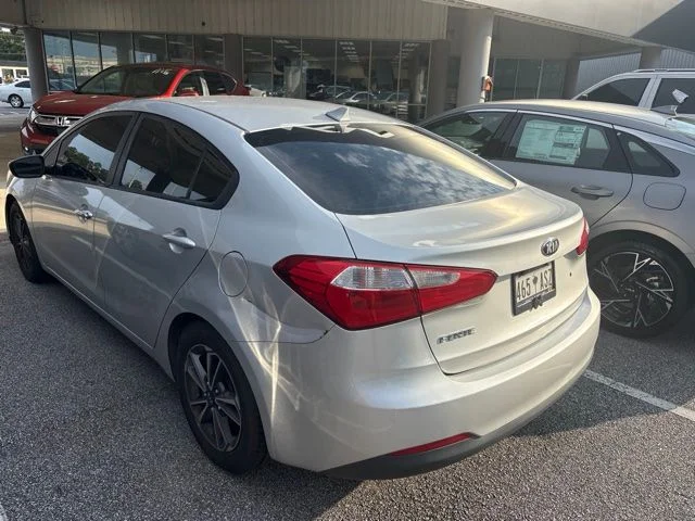 Used 2015 Silver Kia LX image 3