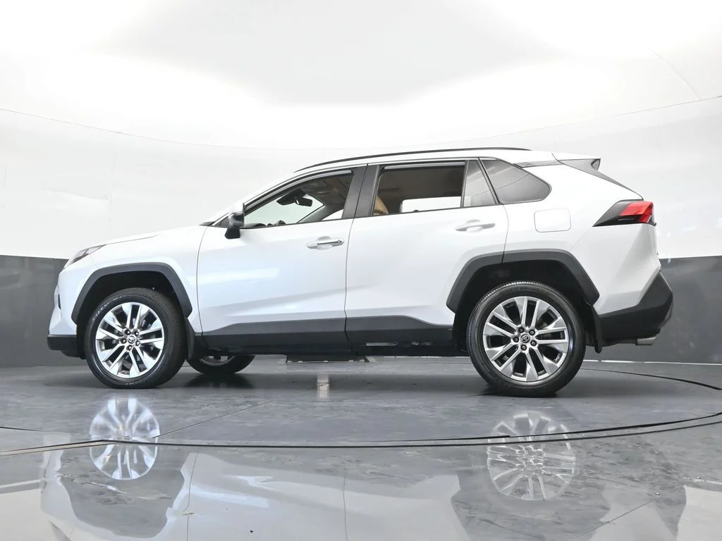 Used 2023 Ice Cap Toyota Limited image 55