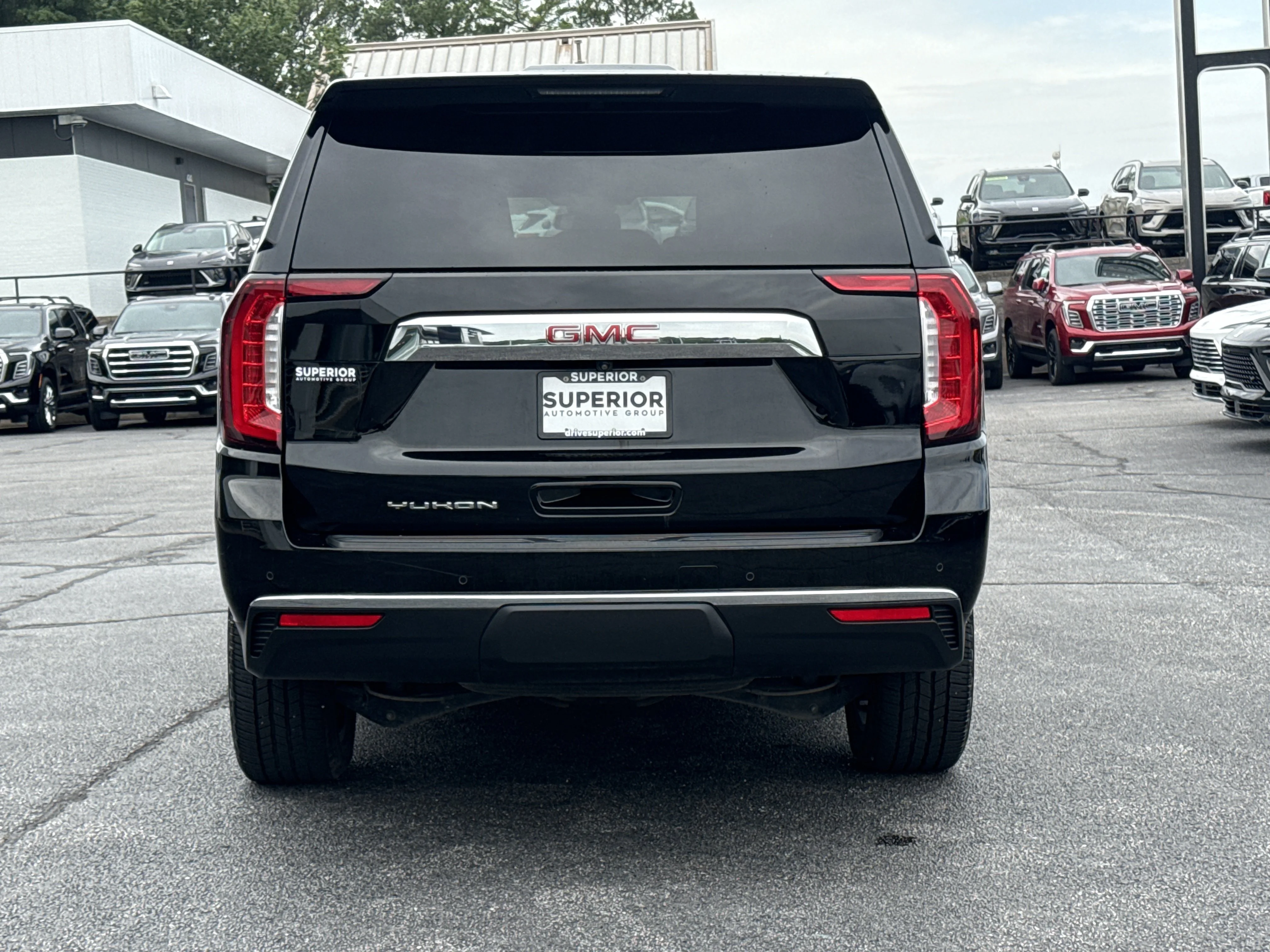 Used 2023 Onyx Black GMC SLT 4WD image 4