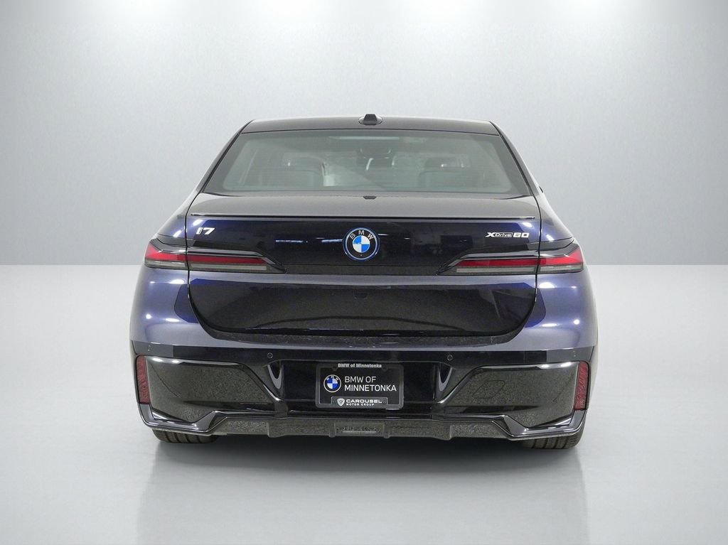 New 2026 Carbon Black Metallic BMW xDrive60 image 10
