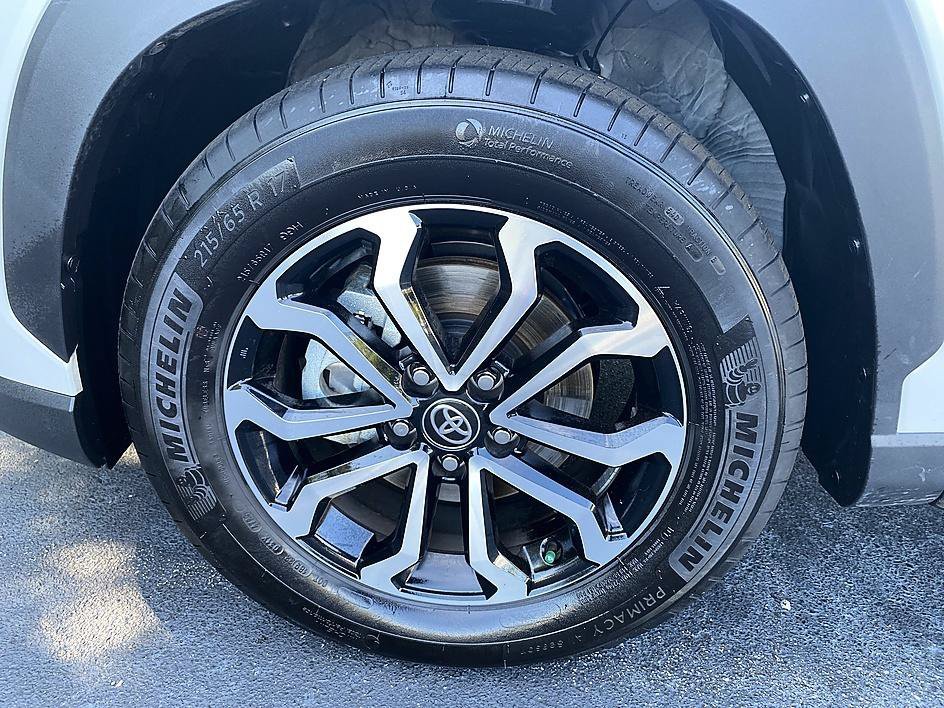 Certified Used 2026 Wind Chill Pearl Toyota Hybrid SE image 27