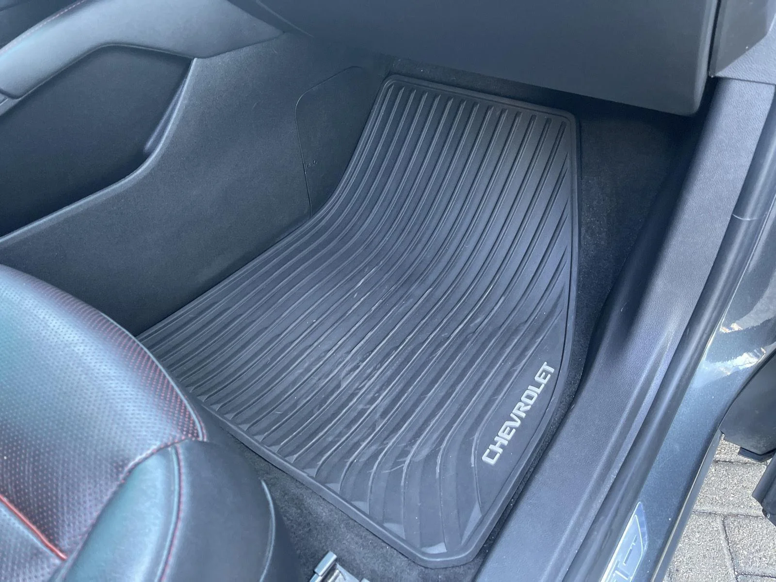 Used 2019 NIGHTFALL GRAY METALLIC Chevrolet RS image 34
