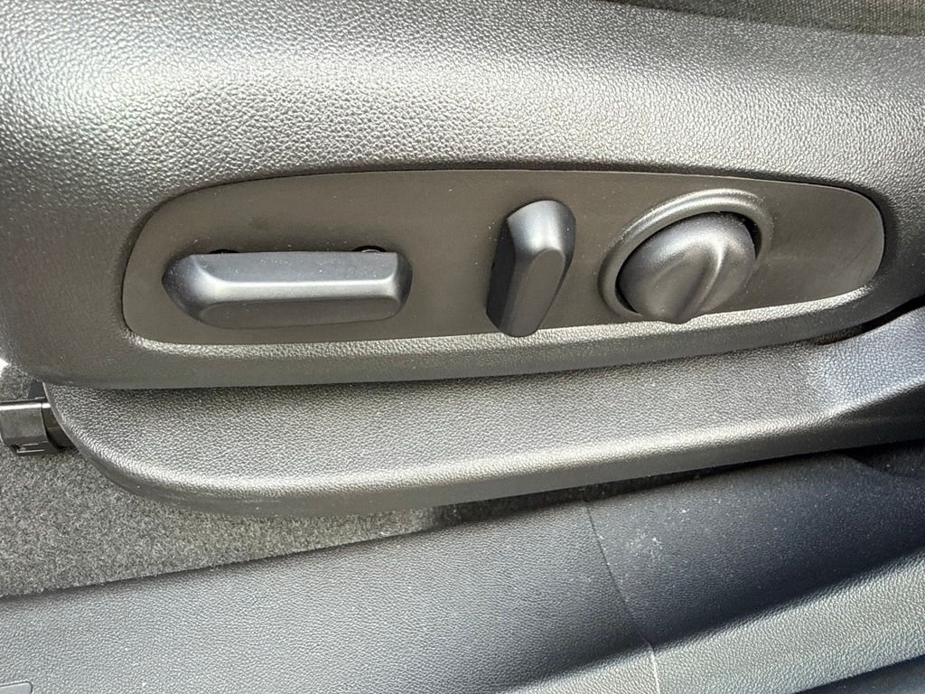 Used 2023 Red GMC SLE image 25