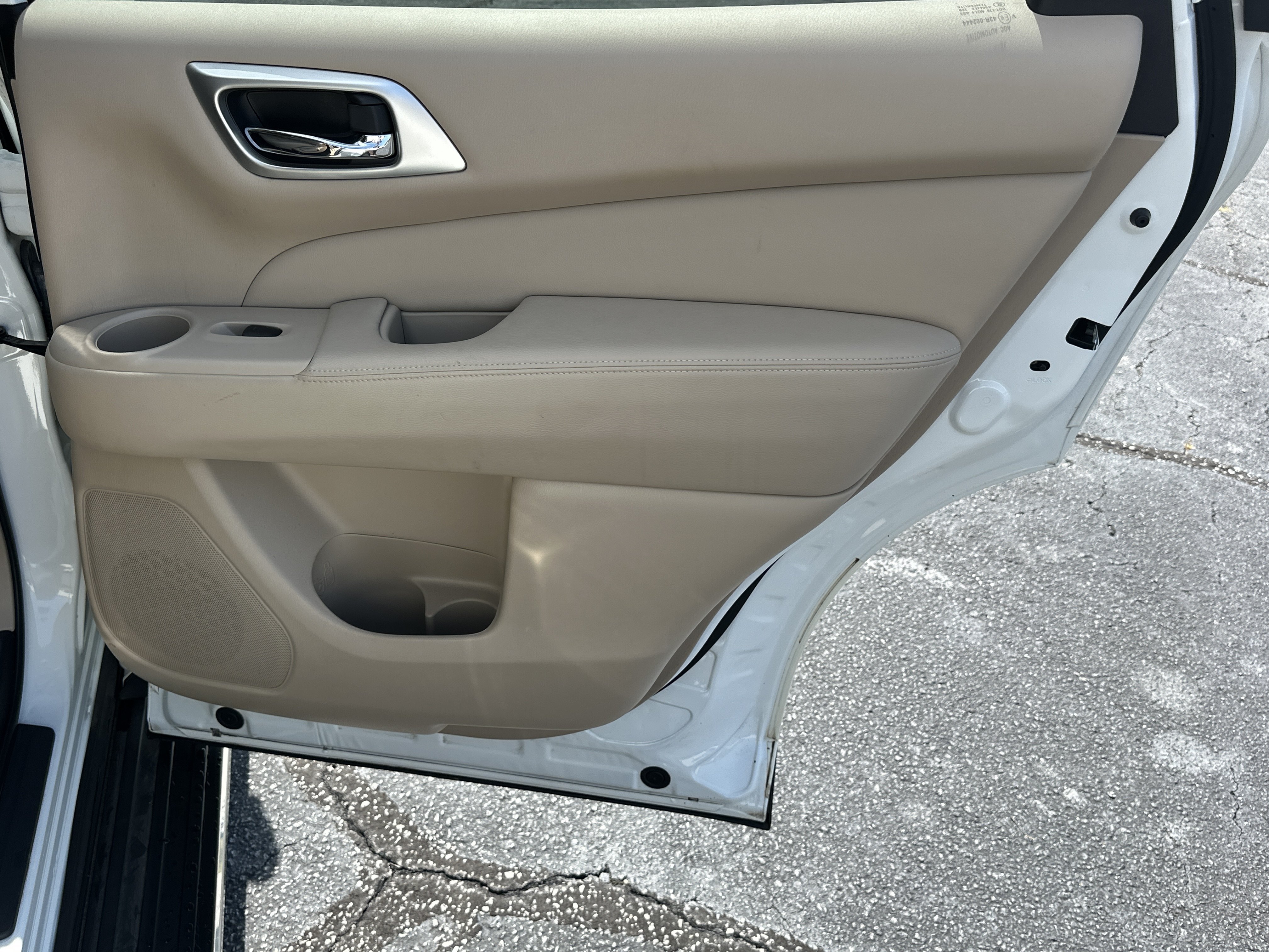 Used 2020 Pearl White Tricoat Nissan SL image 17