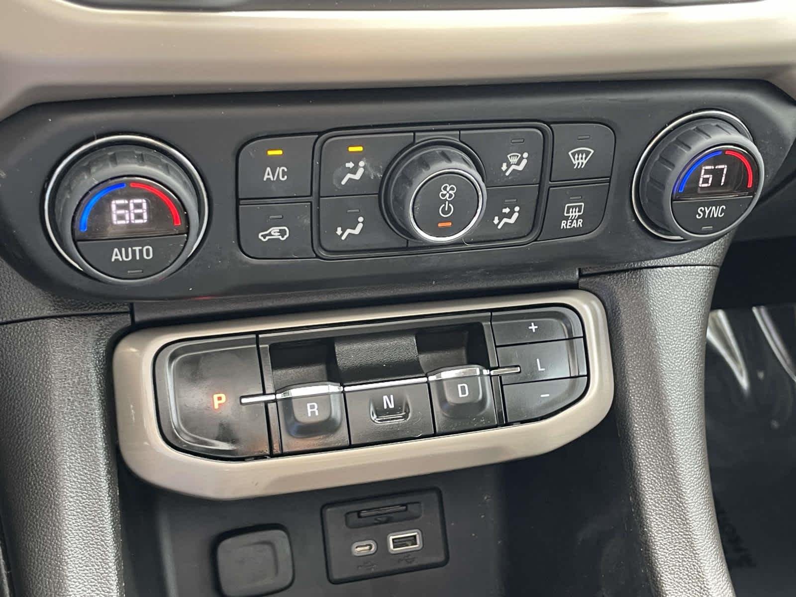 Used 2023 WHITE FROST TRICOAT GMC Denali image 36