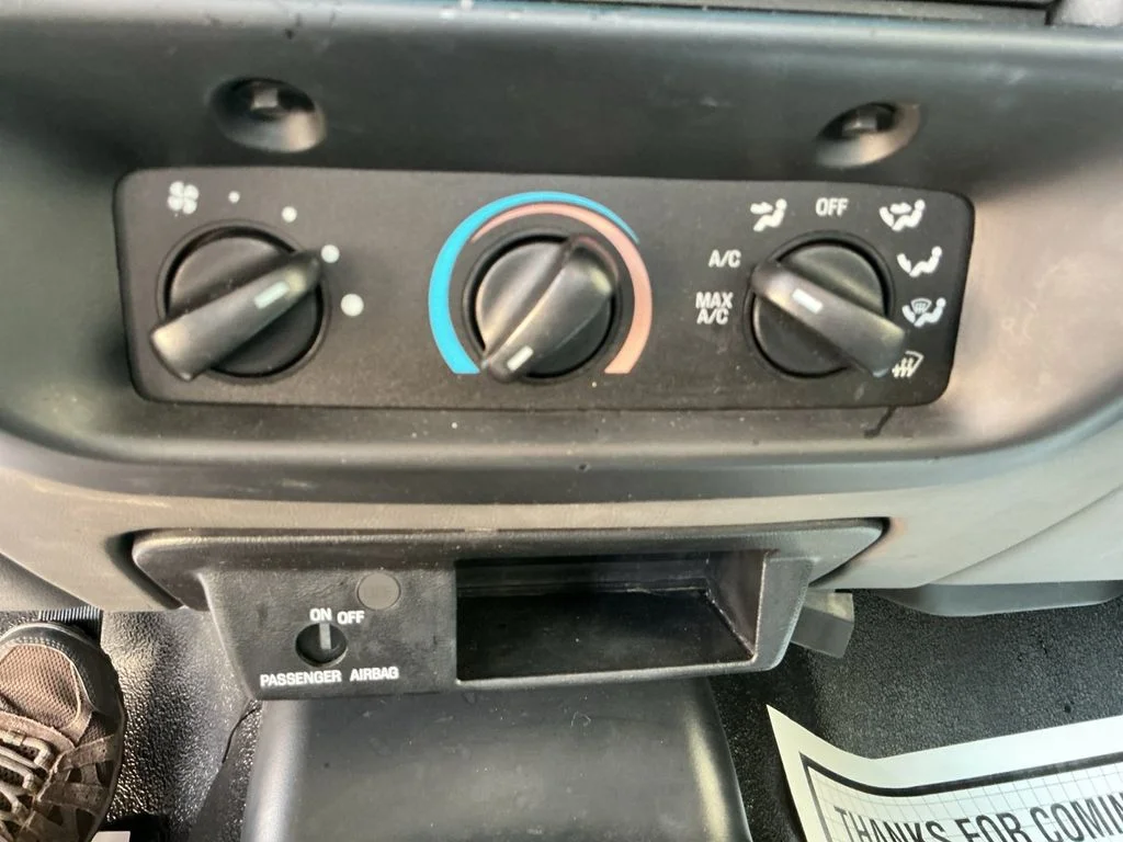 Used 2004 Silver Ford XL image 15