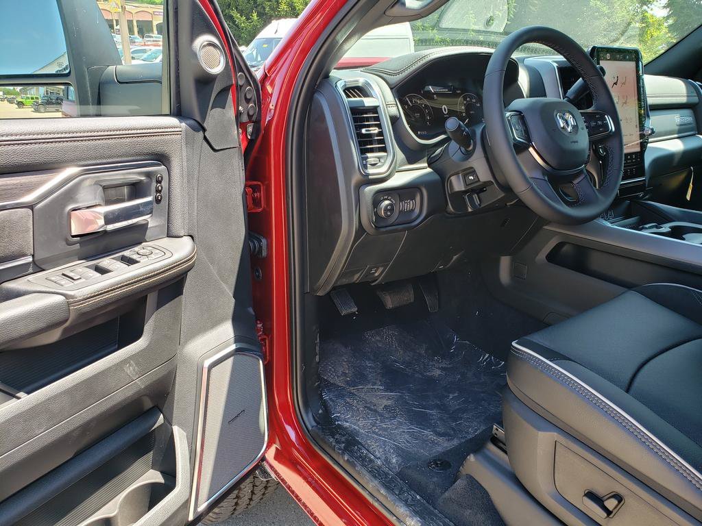 New 2026 Molten Red Pearl-Coat Exterior Paint RAM Laramie image 10