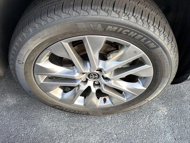 Certified Used 2023 SILVER SKY METALLIC Toyota  image 40