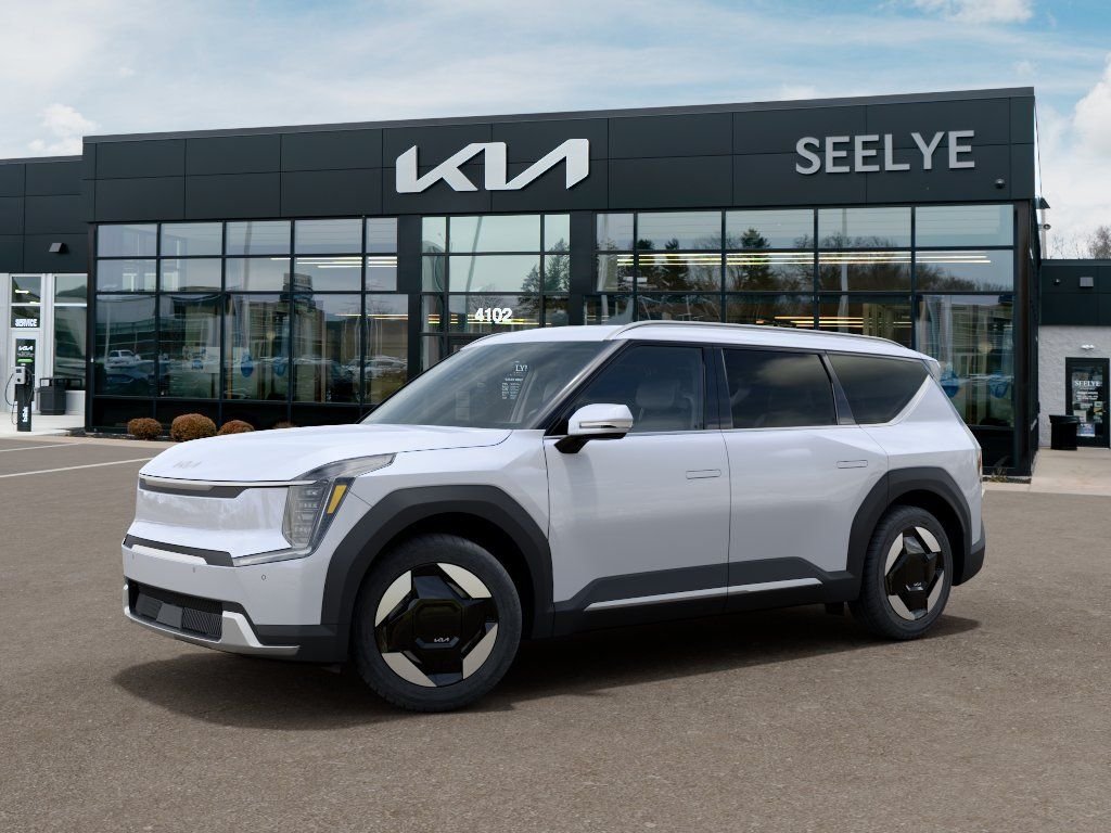 New 2026 White Kia Wind image 3