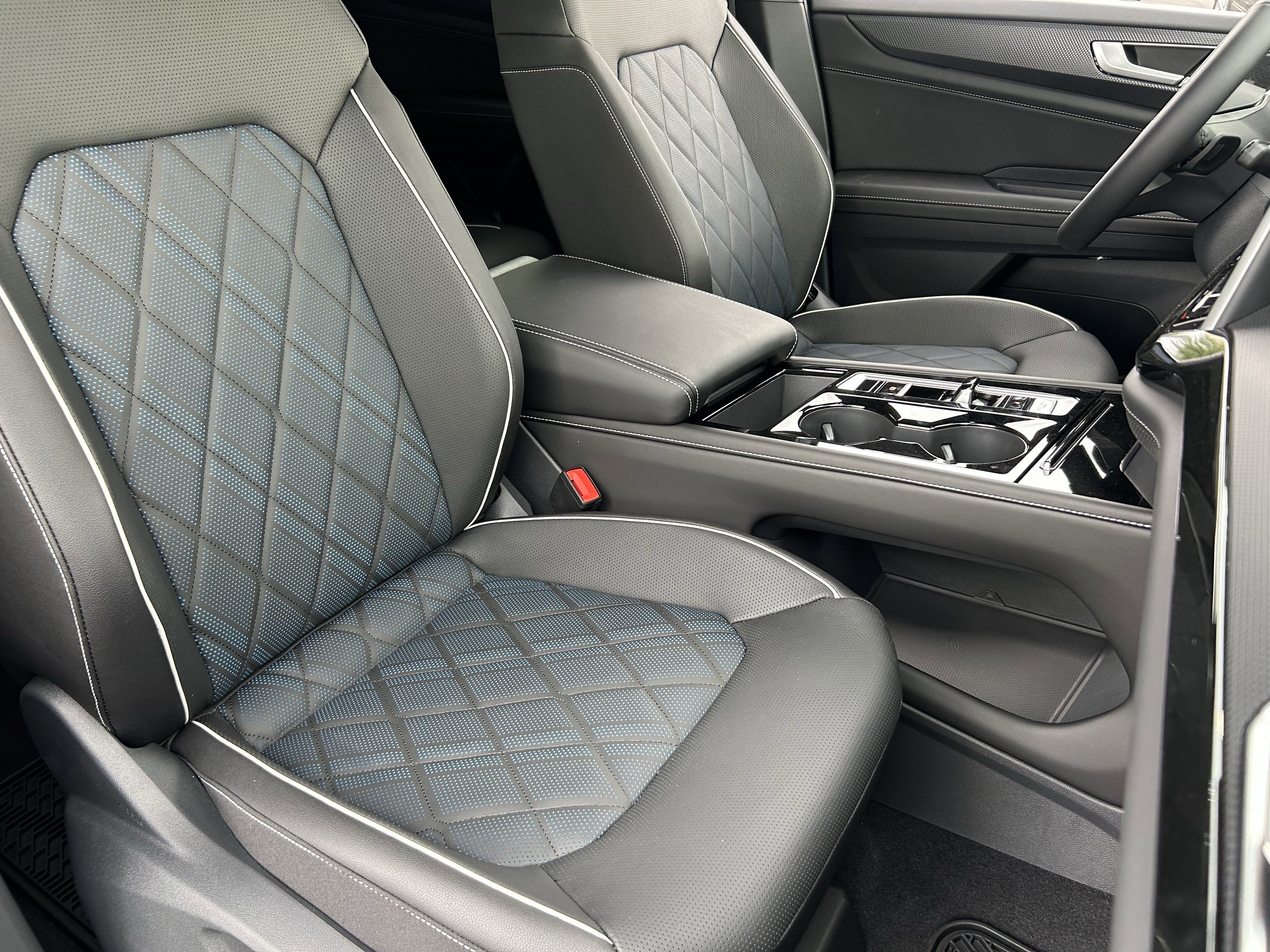 2025 Volkswagen Atlas Cross Sport SEL Premium R-LINE - Photo 6