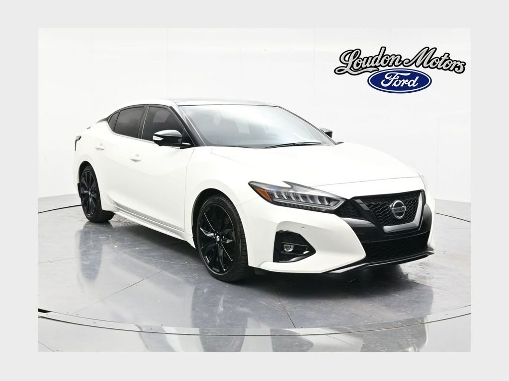 2022 Nissan Maxima SR's photo