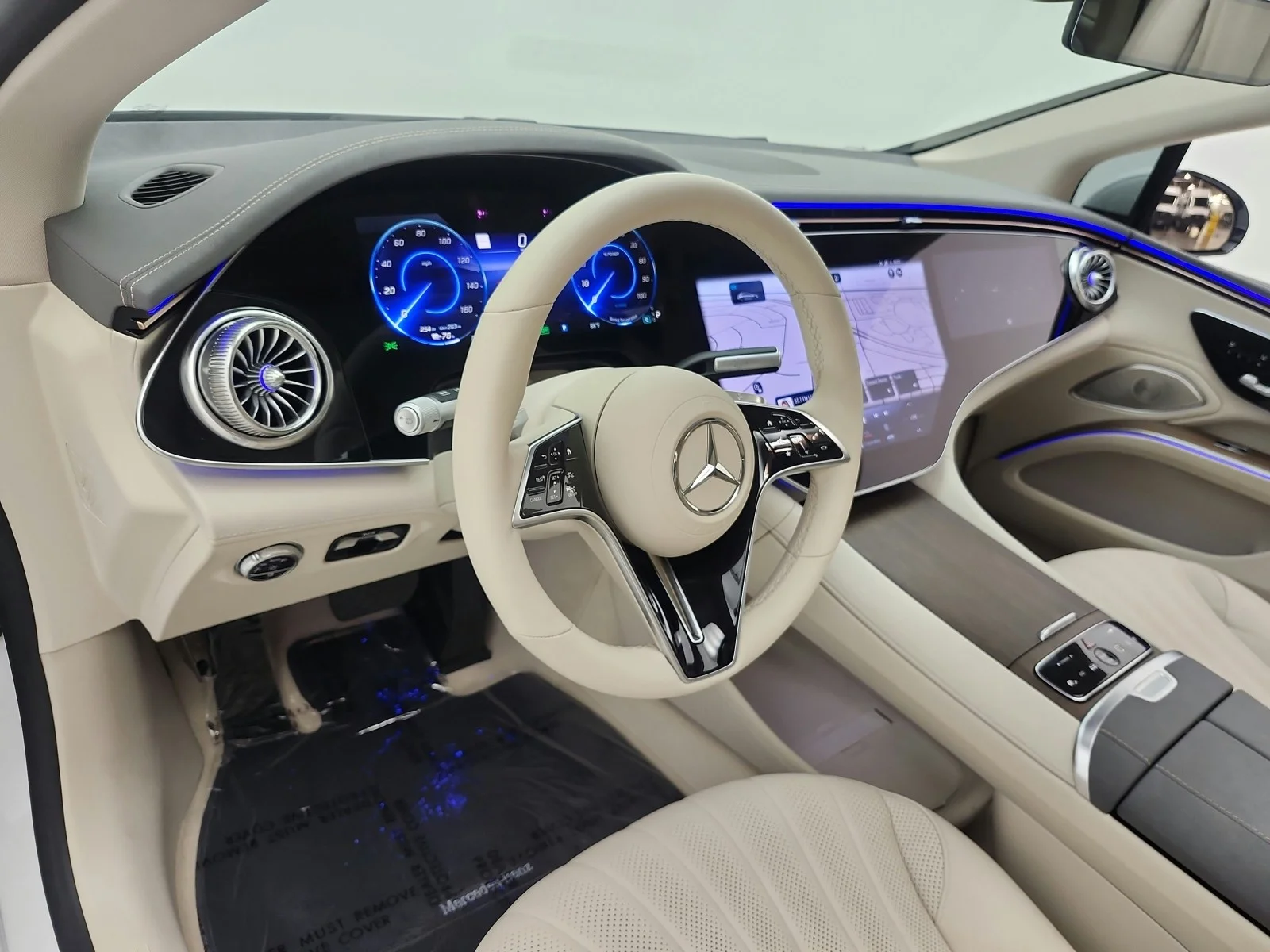Certified Used 2024 MANUFAKTUR Moonlight White Metallic Mercedes-Benz EQS 450 4MATIC® Sedan image 9