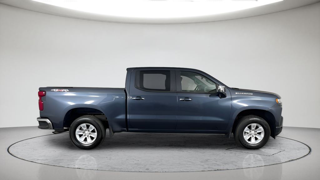 Used 2021 Gray Chevrolet LT image 2