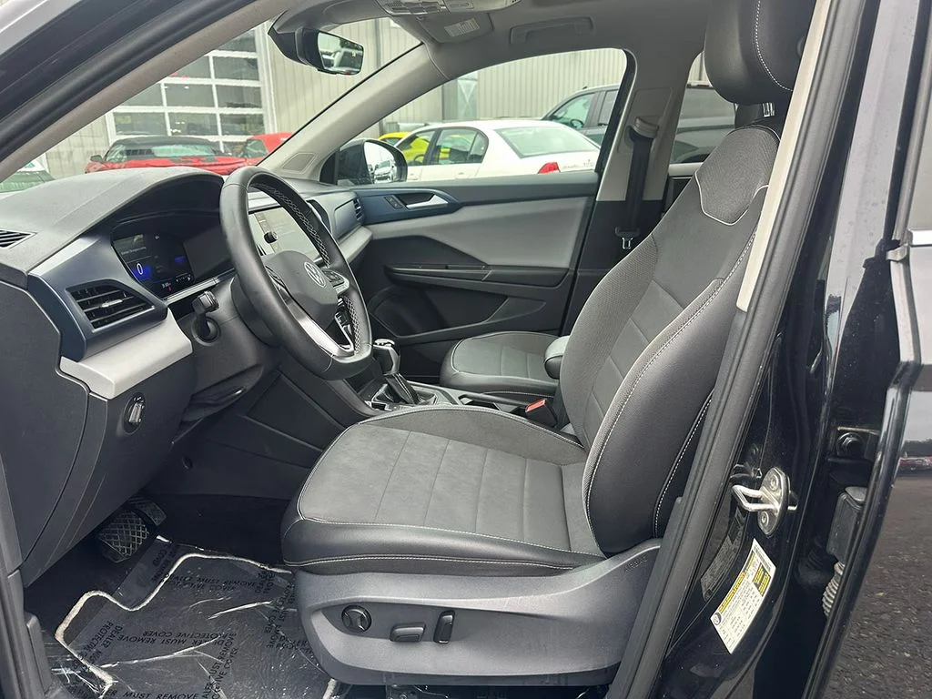 Used 2023 Black Volkswagen 1.5T SE image 3