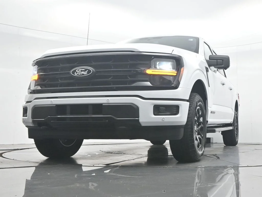 New 2026 Oxford White Ford XLT image 45